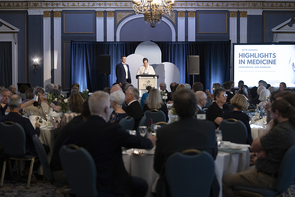 Attendees at the 2023 Highlights in Medicine Conference and Reunion. (Photo: Dave Stobbe)